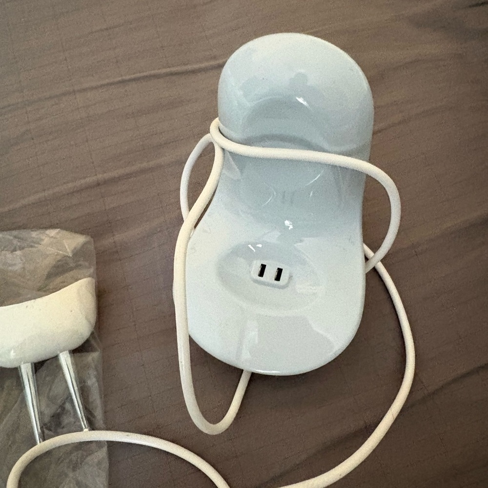 Never used NuFace Trinity Pro Facial Toning Device - Picture 16 of 16